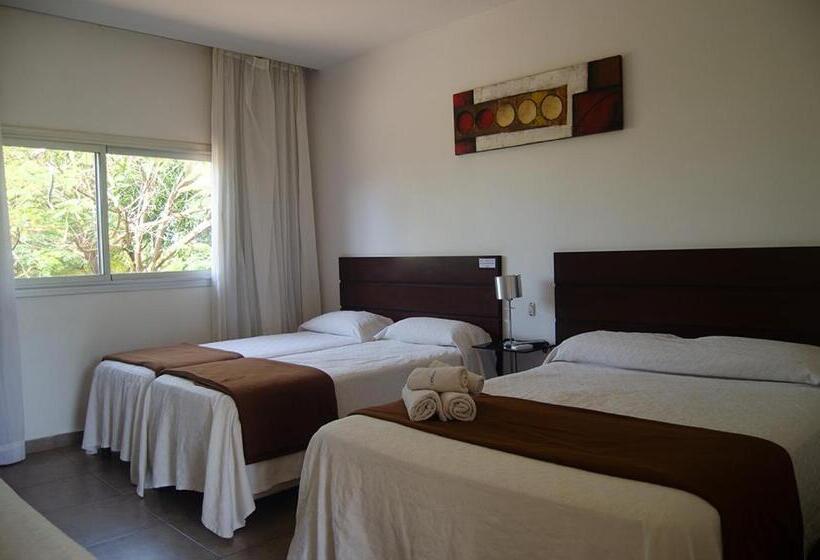 חדר משפחתי, Oaky