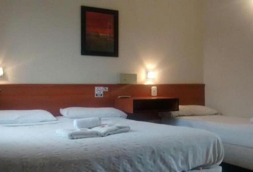 スタンダードトリプルルーム, Queguay