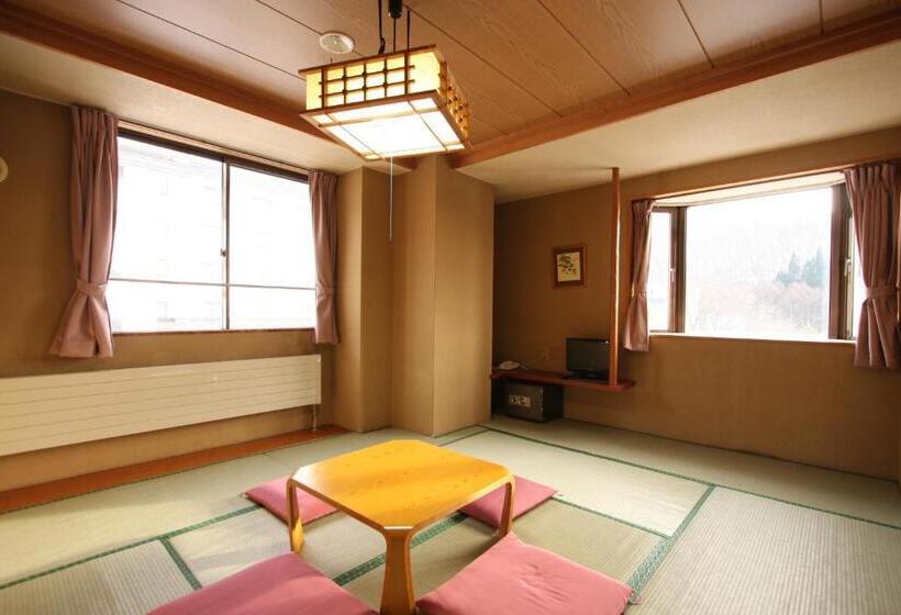 バス共有のスタンダードルーム, Ryuo Park