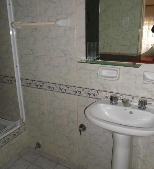 اتاق استاندارد سه نفره, San Carlos