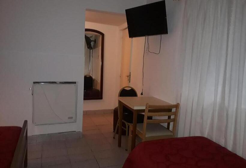 اتاق استاندارد چهار تخته, San Carlos