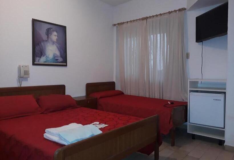 اتاق استاندارد چهار تخته, San Carlos