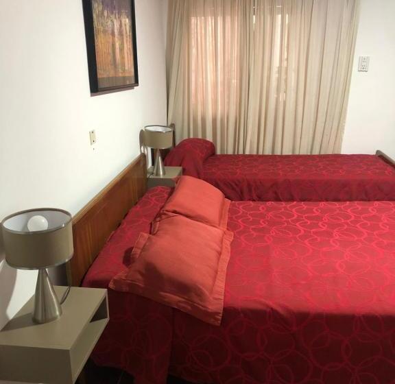 اتاق استاندارد چهار تخته, San Carlos