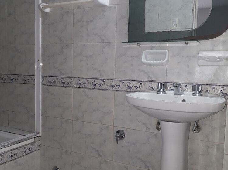 اتاق استاندارد چهار تخته, San Carlos