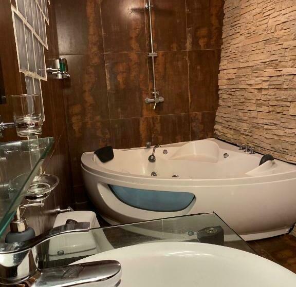 اتاق استاندارد با تخت بزرگ, Iguanazu Bed & Breakfast