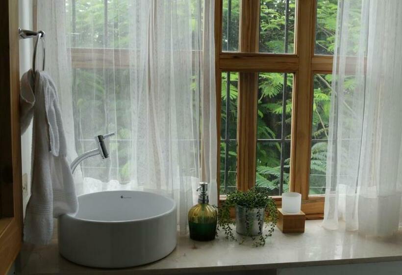 اتاق سوپریور, Iguanazu Bed & Breakfast