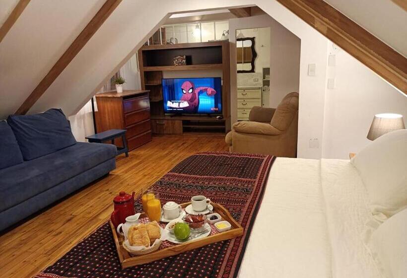 سوییت لوکس, Iguanazu Bed & Breakfast