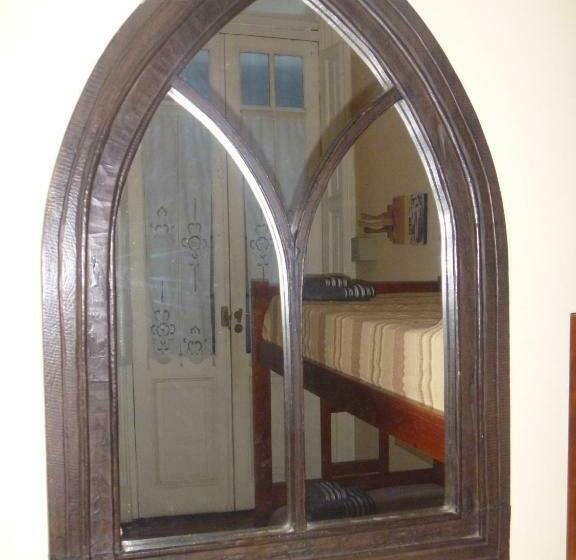 تختخواب در اتاق مشترک, Lgy Bed & Breakfast Only Men