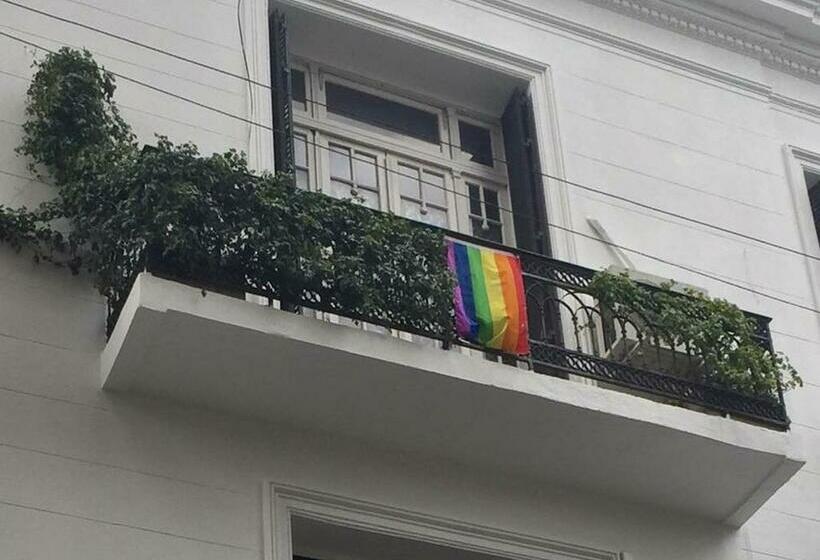 تختخواب در اتاق مشترک, Lgy Bed & Breakfast Only Men