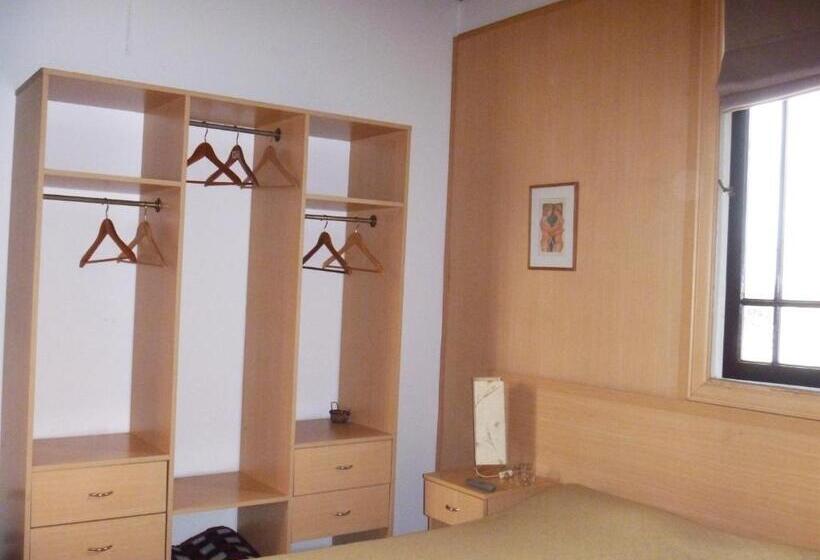 اتاق استاندارد, Lgy Bed & Breakfast Only Men