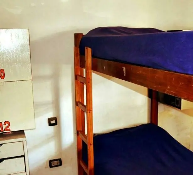 Perhehuone, Zeppelin Art Hostel