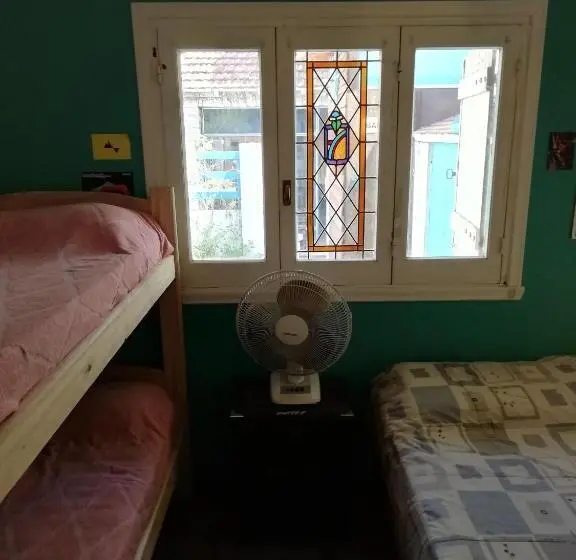 Standard Neljän Hengen Huone Puutarhanäkymä, Zeppelin Art Hostel
