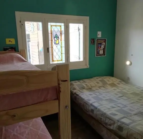 Standard Neljän Hengen Huone Puutarhanäkymä, Zeppelin Art Hostel