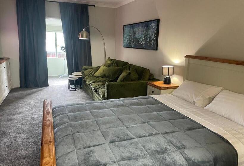 اتاق استاندارد با تراس, Cypress Bnb