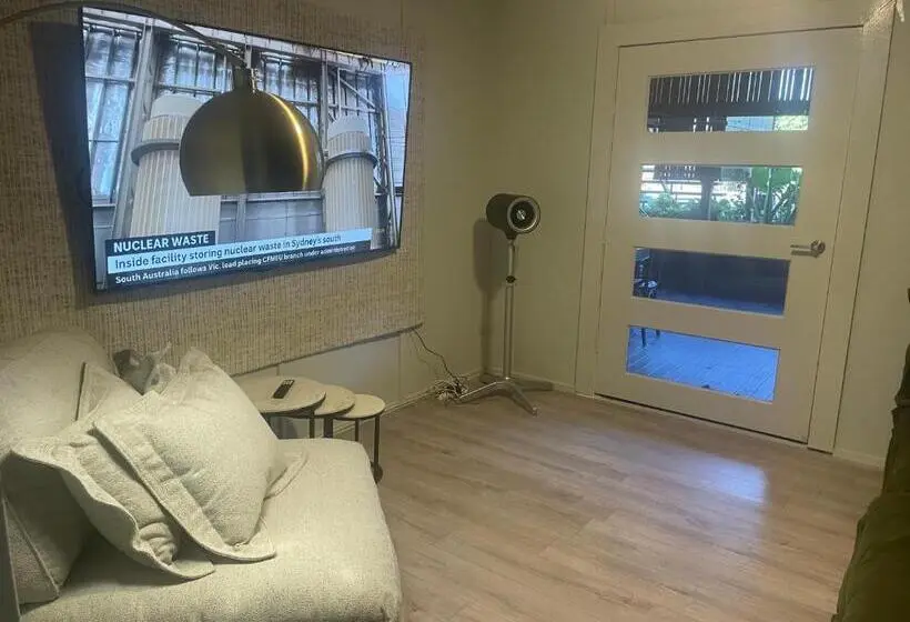 Perhehuone Puutarhanäkymä, Cypress Bnb