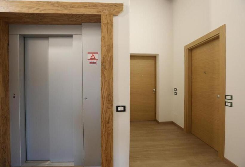 شقة غرفة واحدة, Residence Superstar