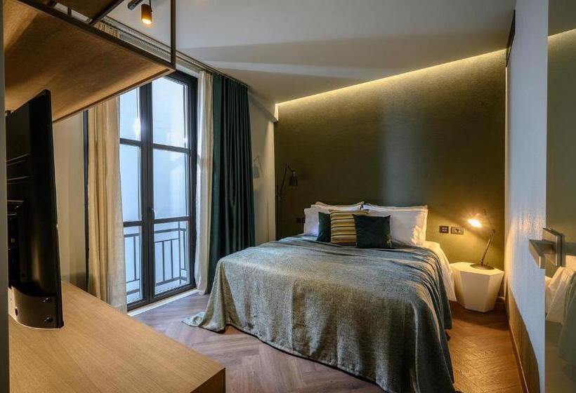 デラックスジュニアスイート, Pagopoieion Suites