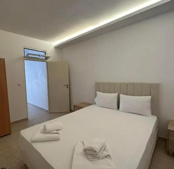 Chambre Familiale, Azzurro