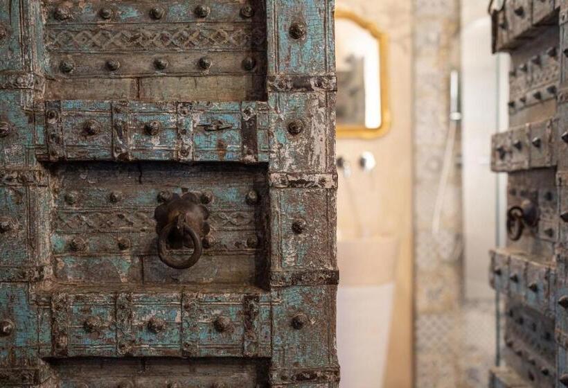 سوئیت پرزیدنت, Casaforte La Bastide