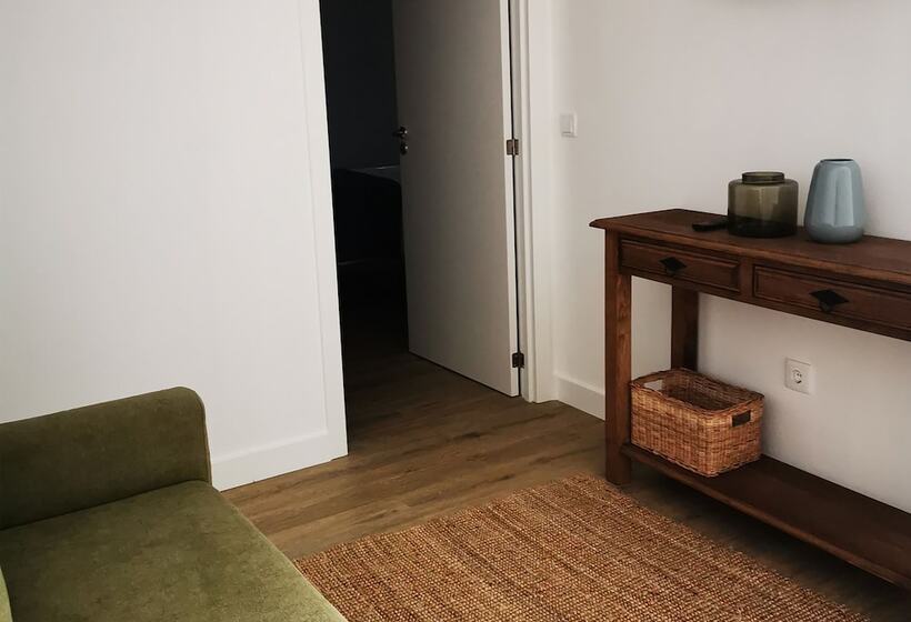 استودیو خانوادگی, Quinta Do Louredo   évora