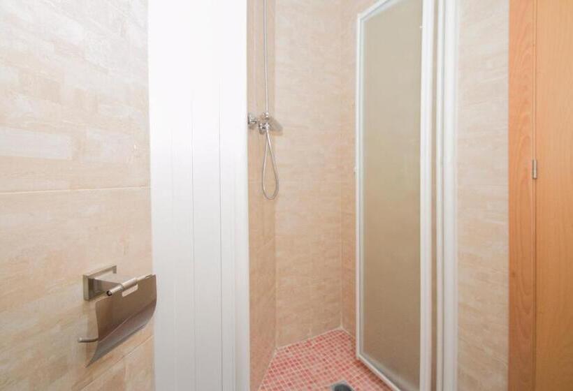 إستوديو قياسى, Viveros Apartments