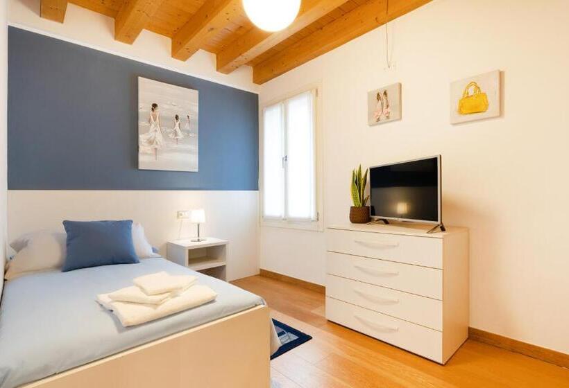 آپارتمان 1 خوابه همکف, Ca Degli Antichi Giardini Apartments