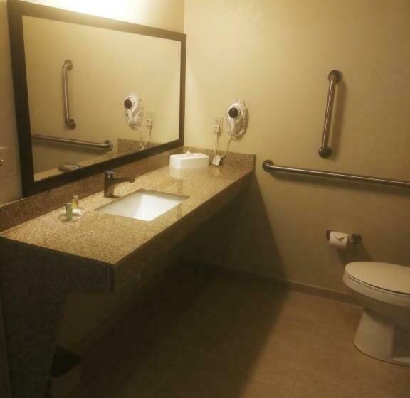 غرفة قياسية لذوى الاحتياجات الخاصة, Cobblestone Hotel & Suites   Harborcreek