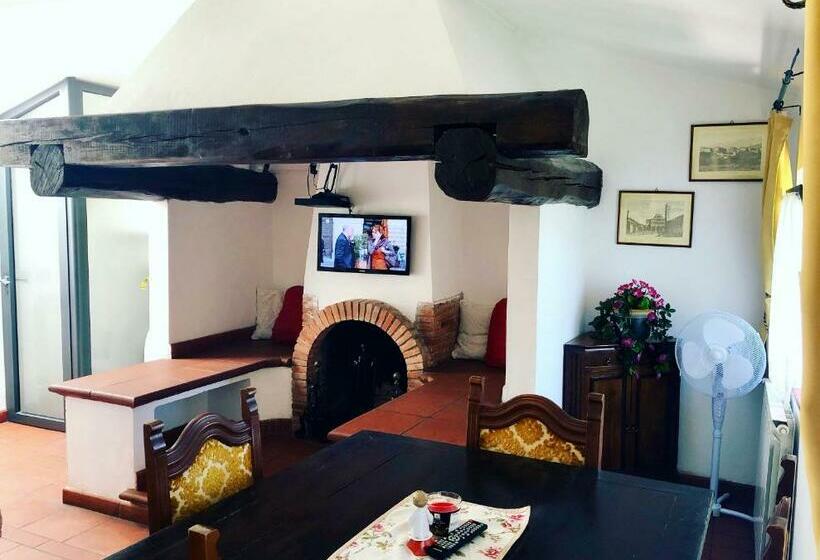 آپارتمان 2 خوابه, Agriturismo La Conte