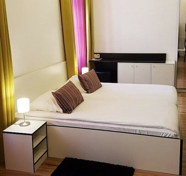 اتاق استاندارد چهار تخته, Art Hotel Like