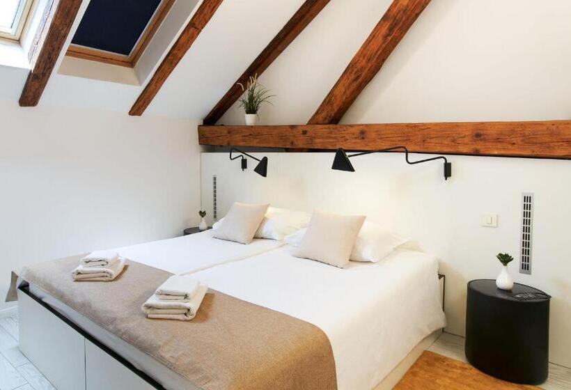 غرفة قياسية رباعية, Art Hotel Like