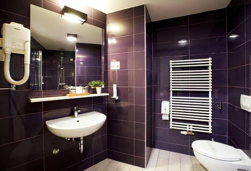 غرفة كومفورت, Art Hotel Like