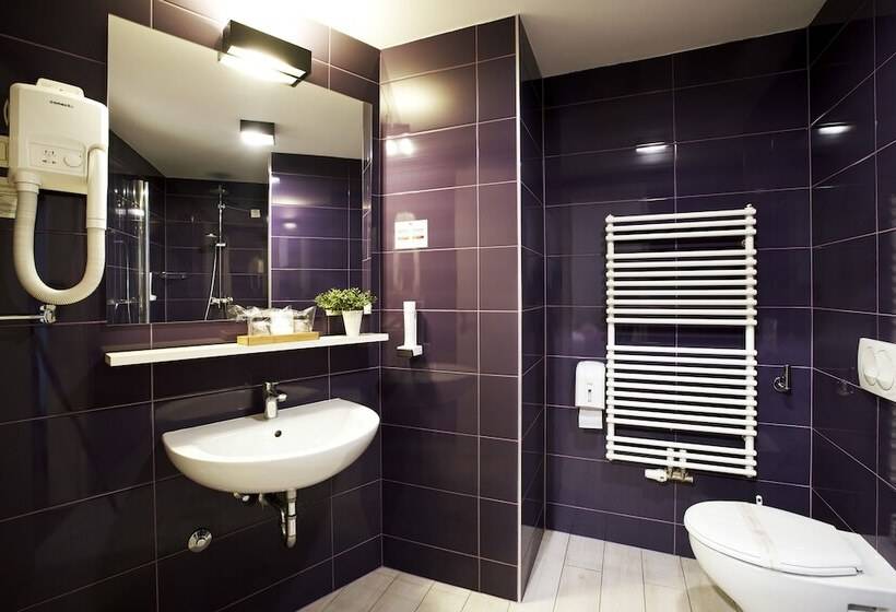 غرفة كومفورت, Art Hotel Like