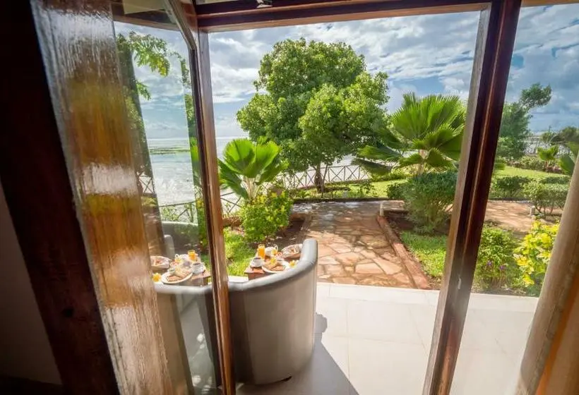 اتاق لوکس با چشم‌انداز دریا, Azao Resort & Spa
