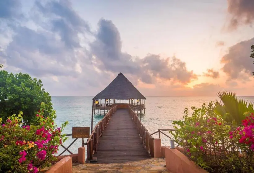 اتاق لوکس با چشم‌انداز دریا, Azao Resort & Spa