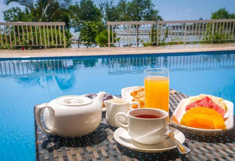 プールの見えるデラックスルーム, Azao Resort & Spa