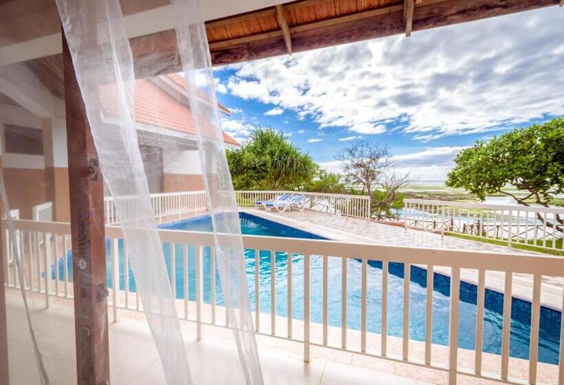 Номер Deluxe Вид на Бассейн, Azao Resort & Spa