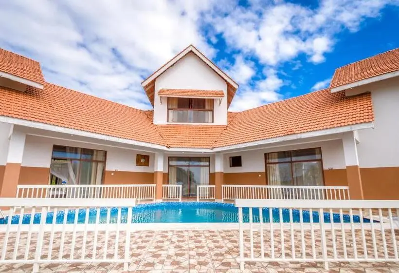 اتاق لوکس با چشم‌انداز استخر, Azao Resort & Spa
