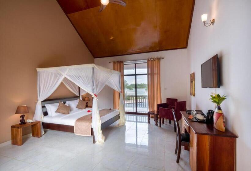 プールの見えるデラックスルーム, Azao Resort & Spa