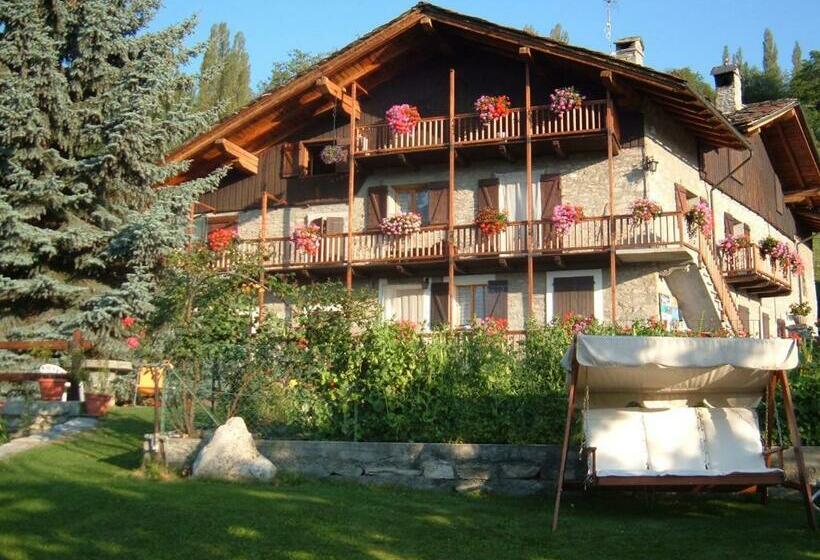 Quarto Estandar Vista Montanha, Le Vieux Noyer   Appartamenti Al Verde Villaggio Di Rumiod