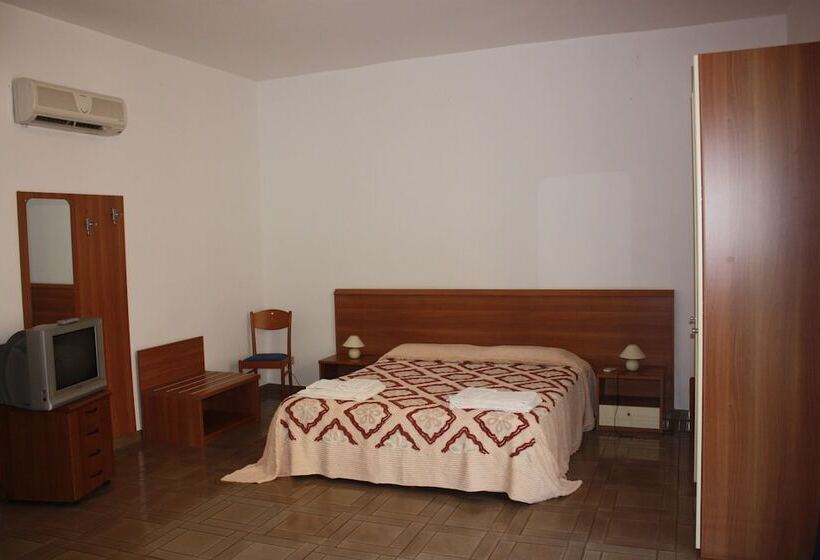 اتاق استاندارد, Bed & Breakfast Spinnaker
