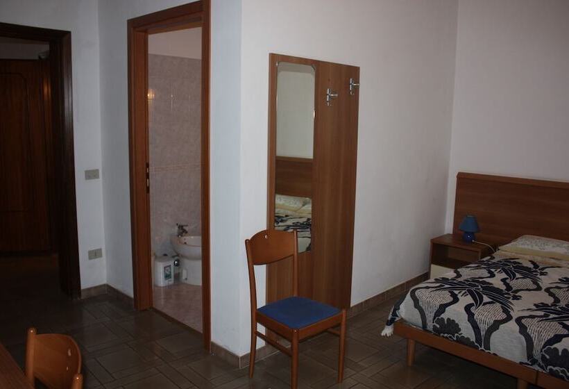 اتاق استاندارد, Bed & Breakfast Spinnaker