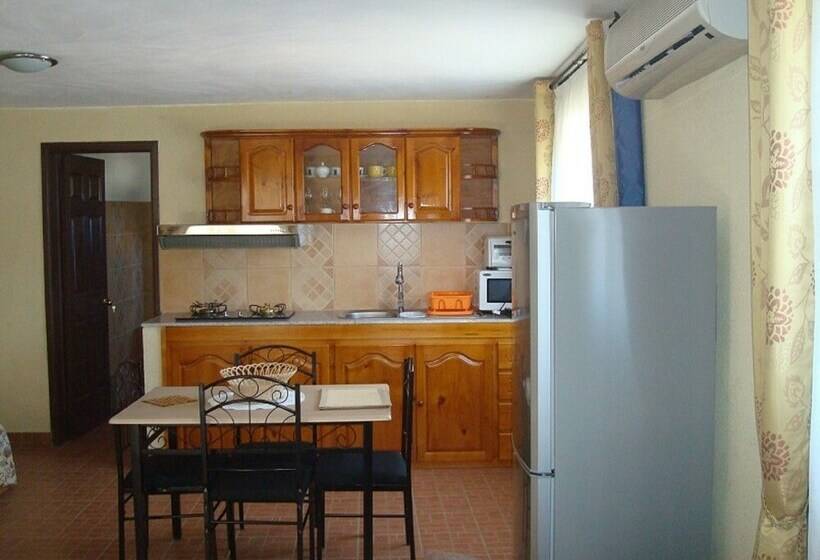 Апартаменты 1 Спальня Вид на Море, Chez Pepe