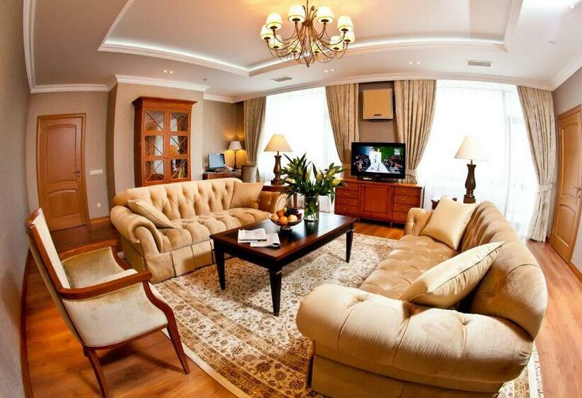 سوییت, Cosmonaut