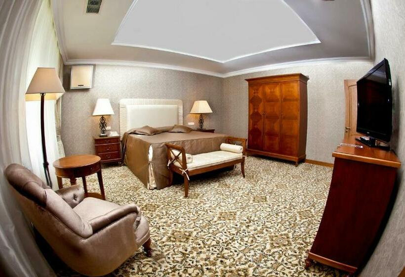 سوییت, Cosmonaut