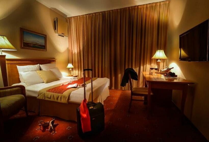 اتاق استاندارد یک نفره, Cosmonaut