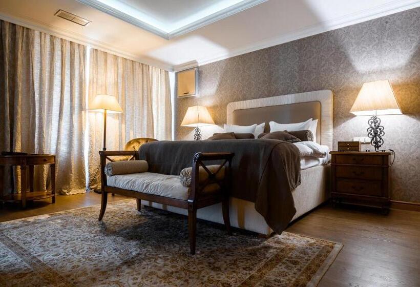 سوییت, Cosmonaut