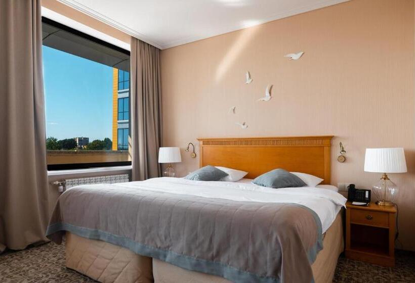 اتاق استاندارد با تخت بزرگ, Cosmonaut