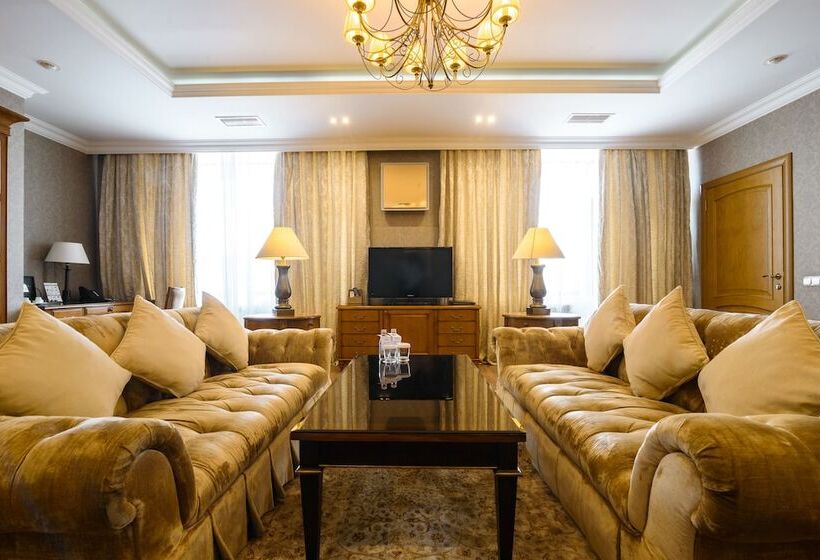 سوییت, Cosmonaut