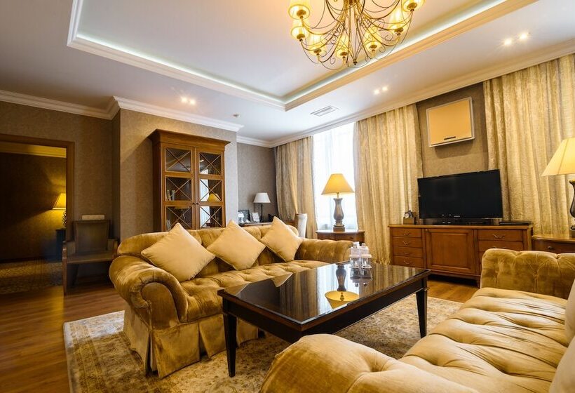 سوییت, Cosmonaut