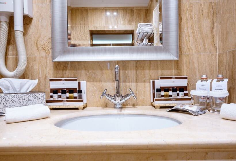 سوییت, Cosmonaut